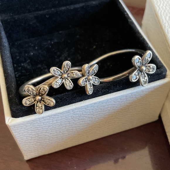 Two Pandora daisy rings puzzle pieces - Picture 4 of 5